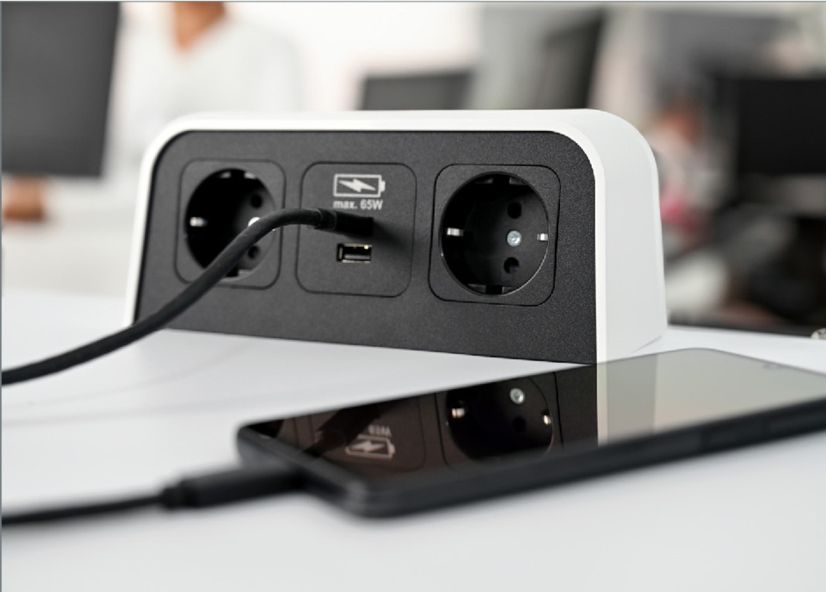 NETBOX Juke יחידת שקע שולחנית